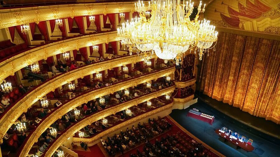 Вице-губернатор Петербурга Пиотровский поздравил россиян с Международным днем театра