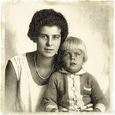 С мамой. 1927