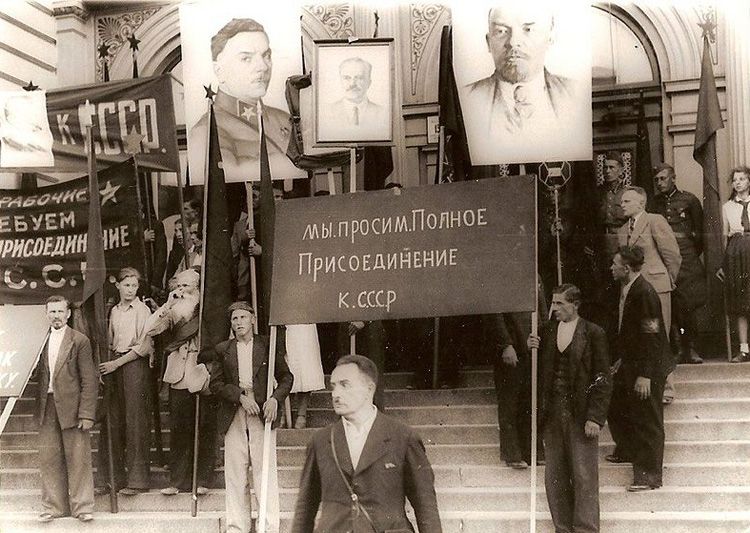 Жители Латвии просят присоединения страны к СССР. 1940