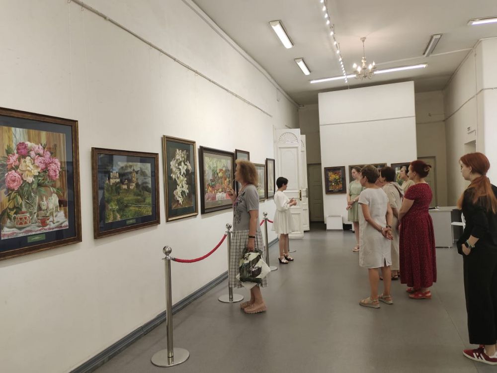 В «Доме Озерова» открылась выставка работ Сергея Андрияки и его учеников