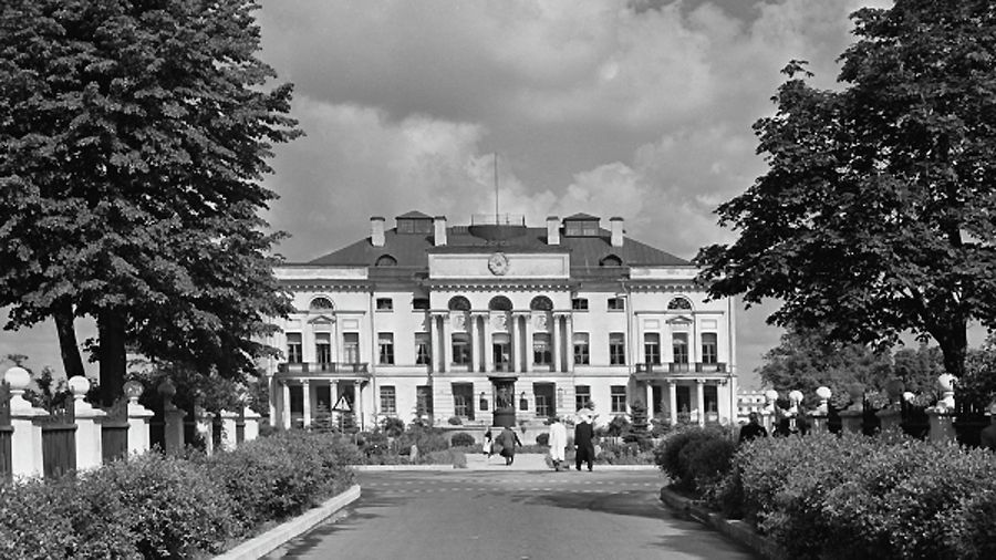 Излучавший свет: почему четырежды лауреата Сталинской премии Сергея Вавилова не удостоили Нобелевки