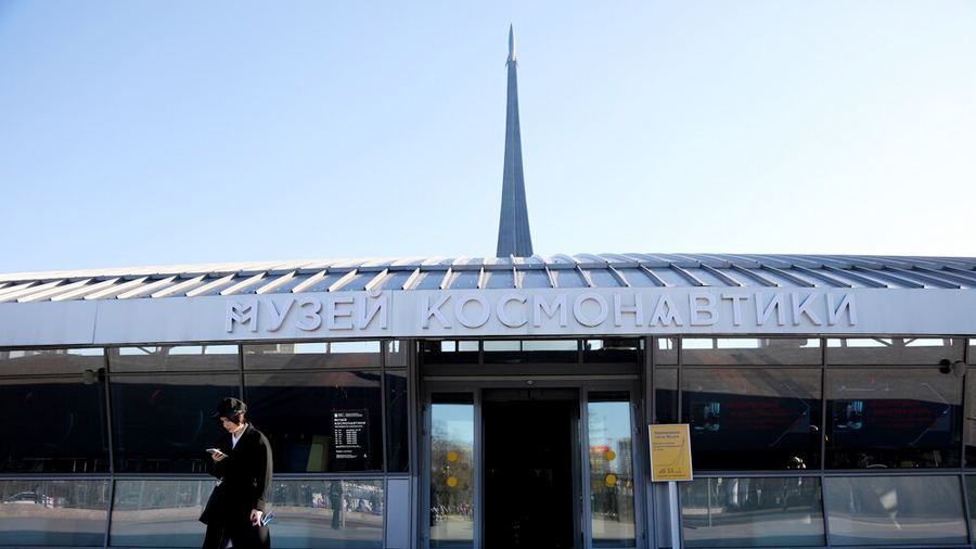 Музей космонавтики представит выставку к 90-летию Виталия Догужиева