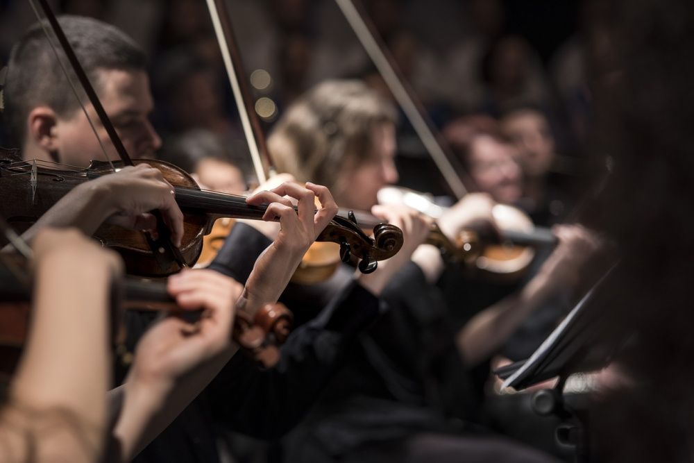 Мариупольский оркестр, Оксана Федорова и Виктор Коротич представят в Капелле «Романс с оркестром»