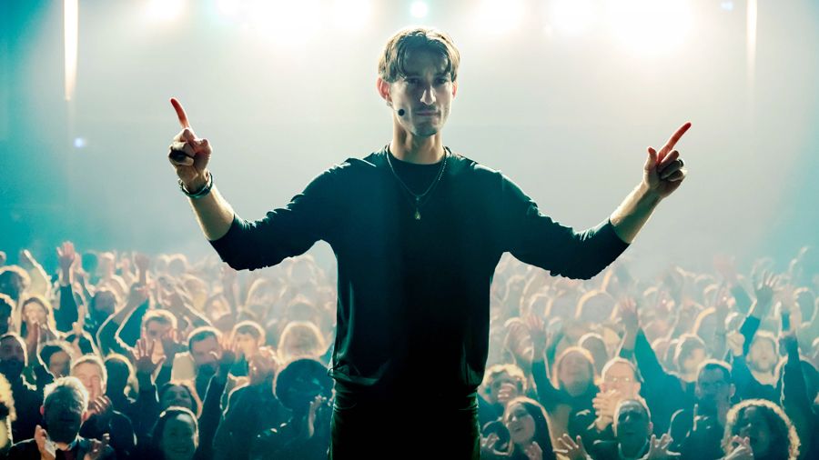 Пределы личностного роста: «Гуру» Яна Гозлана заинтересует российских жертв коучинга