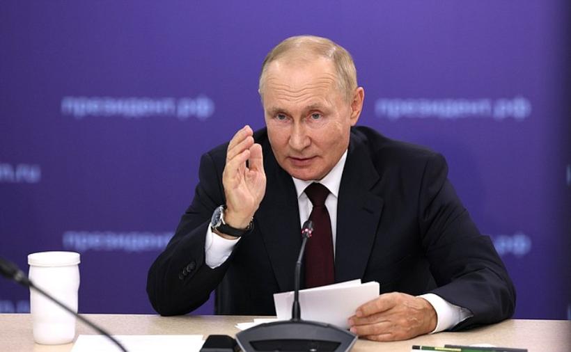 Президент РФ Владимир Путин: самомнение тех, кто решил, что вправе отменять гениев мировой культуры, зашкаливает