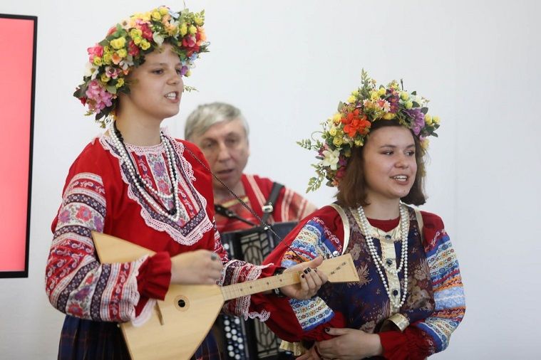 Выставка на Сахалине знакомит с культурой локальных групп русского народа