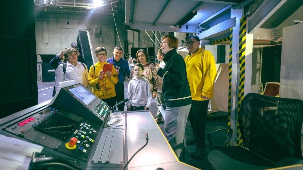 Около 200 человек посетили ведущие театры страны в рамках проекта «Открыто для всех»