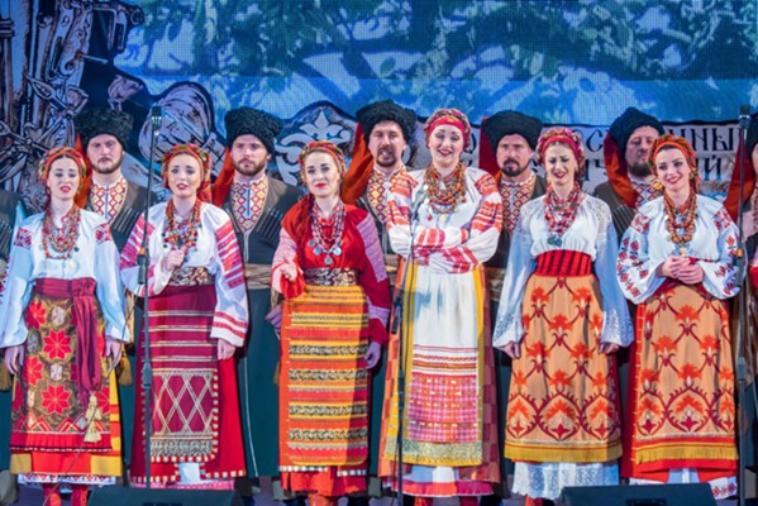 Артистов Кубанского казачьего хора наградили в Северной Осетии