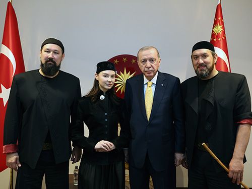 Эрдоган встретился с музыкантами башкирской группы Ay Yola