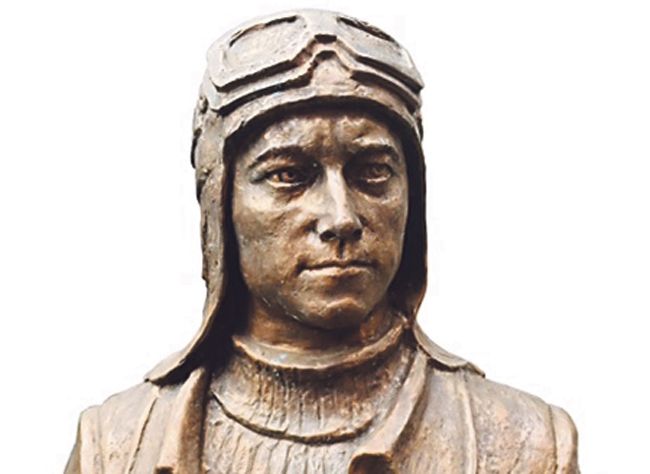 Бюст на родине Героя