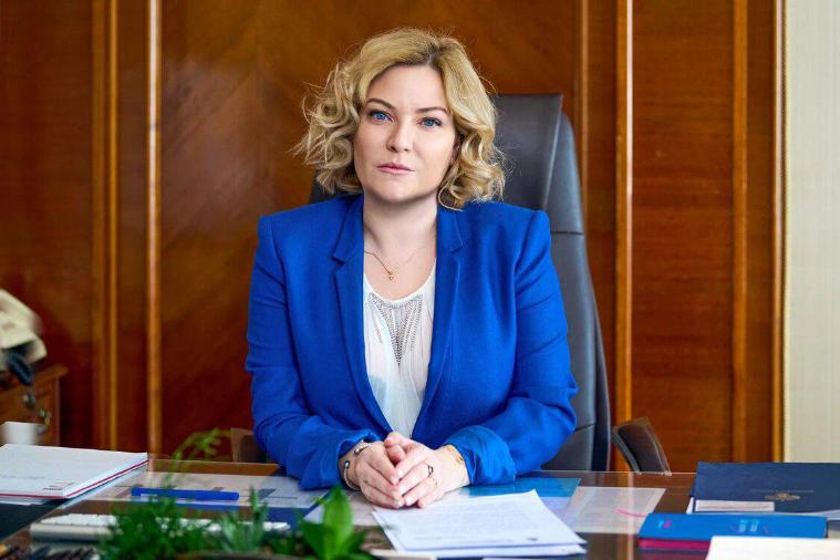 Министр культуры РФ Ольга Любимова поздравила всех жителей страны с Днем семьи, любви и верности