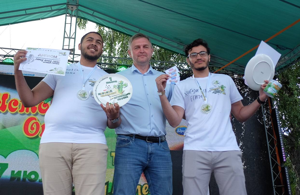 Египтянин стал чемпионом мира по огуречному хрусту в Кировской области