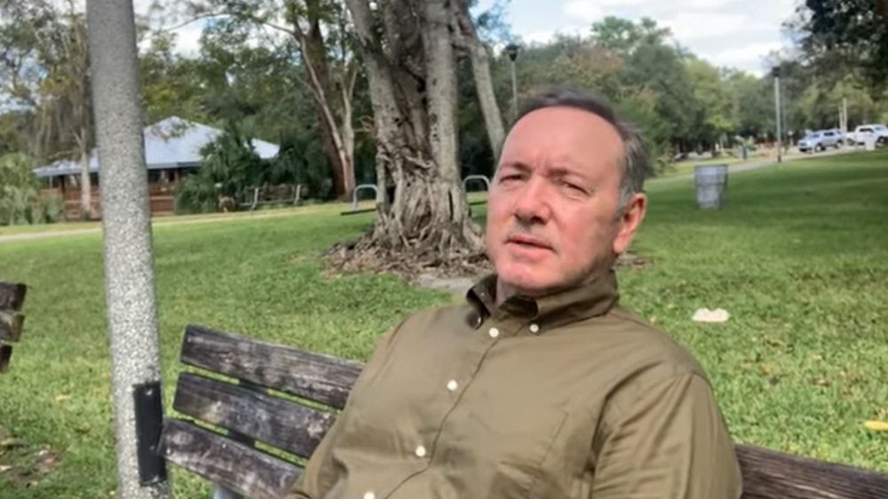 Актера Кевина Спейси снова будут судить за домогательства