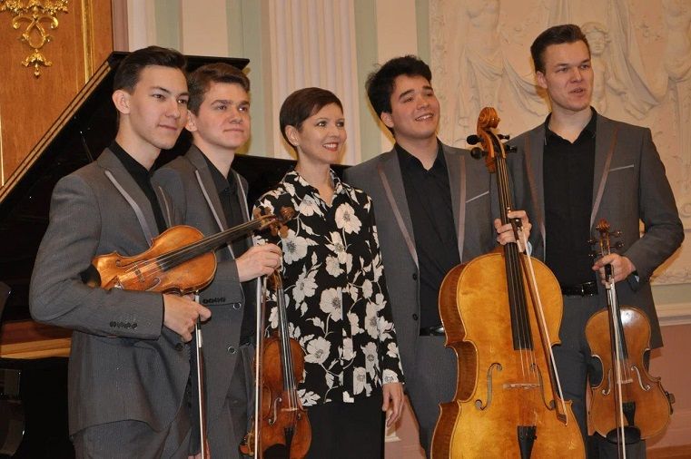 Российский фонд культуры провел концерт для защитников Отечества