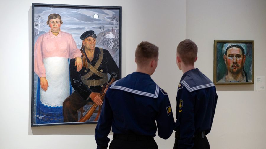 Машков, Лубенников и море: какие выставки посмотреть в августе