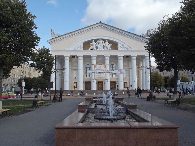 Фестиваль старейших театров России открылся в Калуге