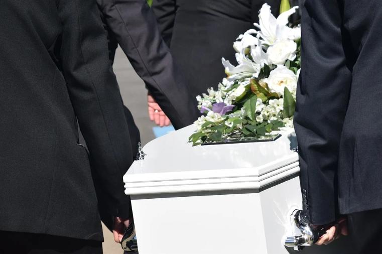 В Санкт-Петербурге прошли похороны режиссера Александра Рогожкина