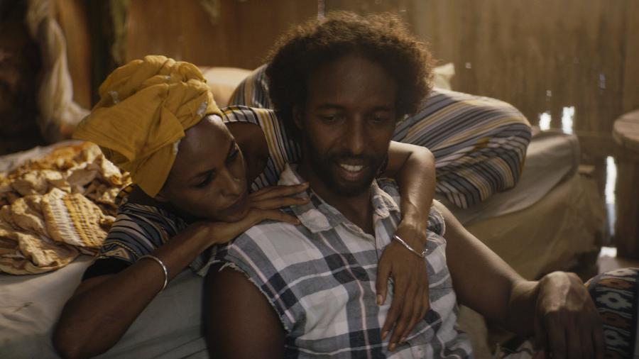 Фильм сомалийского режиссера «Жена могильщика» победил на крупнейшем кинофестивале Африки