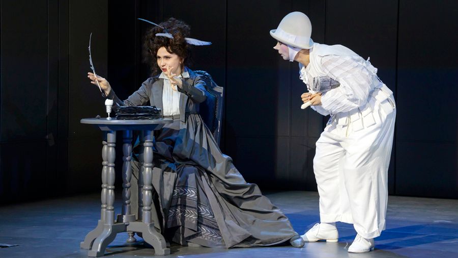 «К вам Александр Андреич Чацкий!»… из Парижа