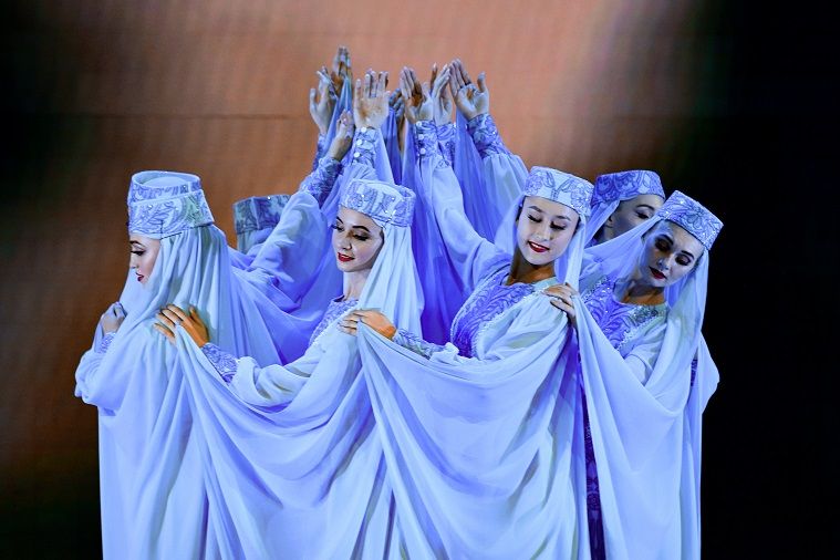 Ансамбль песни и танца «Алтай» завершил тур по городам Дальнего Востока