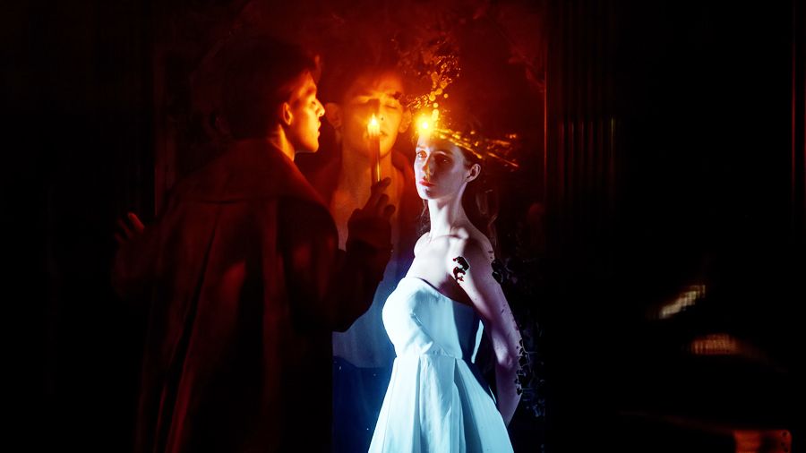 «Сумерки» пришли в Москву: в «Покровка.Театр» показали спектакль по повести Толстого «Упырь»