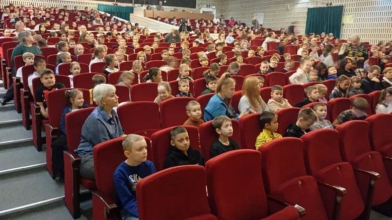 Горловский театр кукол показал спектакли в Тыве, Хакасии и Красноярске