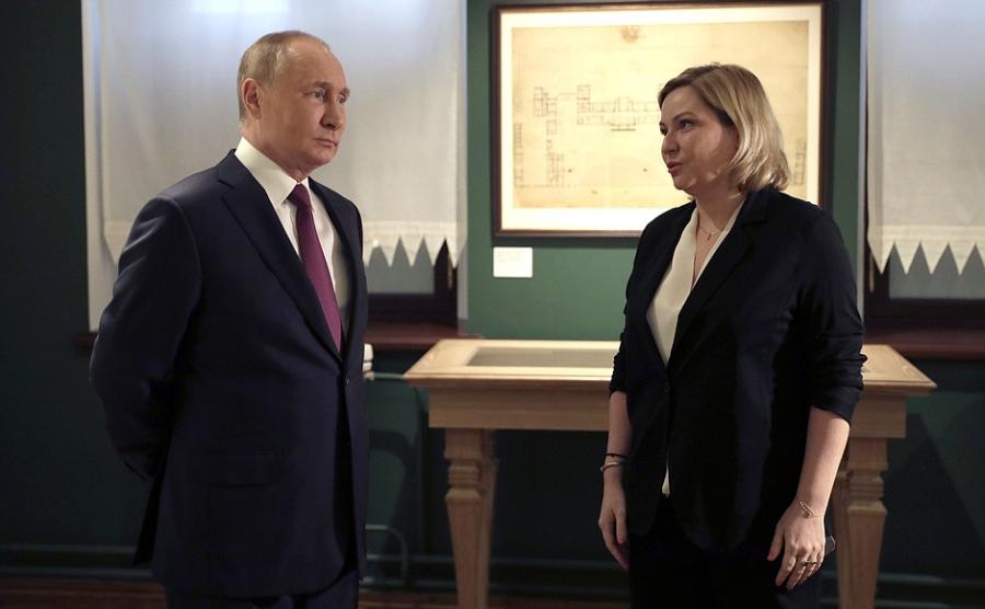 Владимир Путин посетил музейный центр «Московский дом Достоевского»