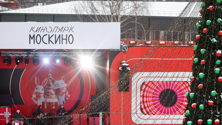 Все съемочные площади кинозавода «Москино» работают без простоев 