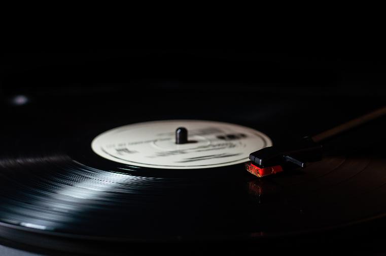 Новый альбом Oxxxymiron вызвал большой интерес у поклонников рэп-музыки