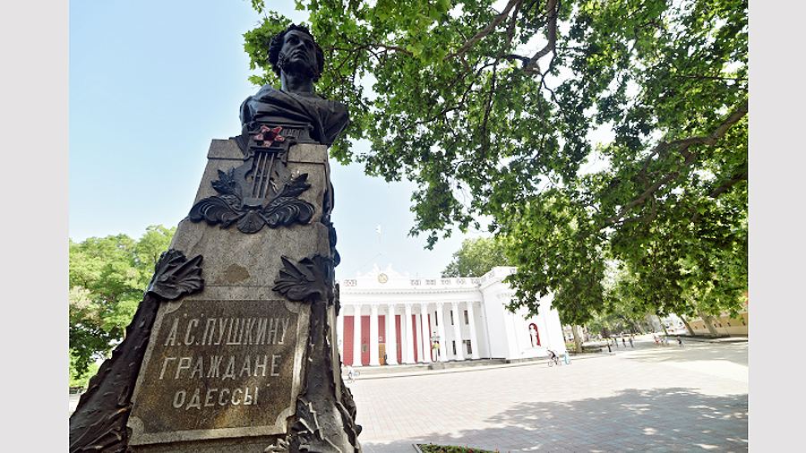 В МИД рассказали о бездействии ЮНЕСКО в связи с демонтажем памятников в Одессе