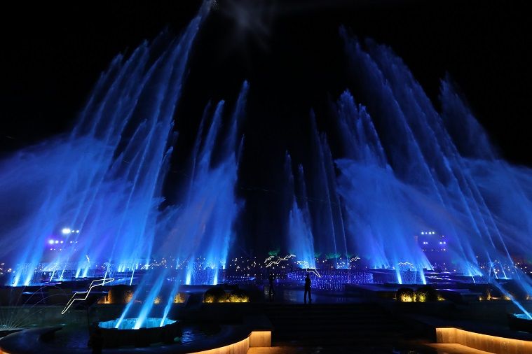 В Дагестане открыли самый большой светомузыкальный фонтан в России