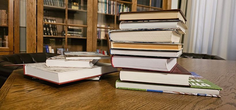 АУИПИК объявило акцию по сбору книг для библиотек новых регионов