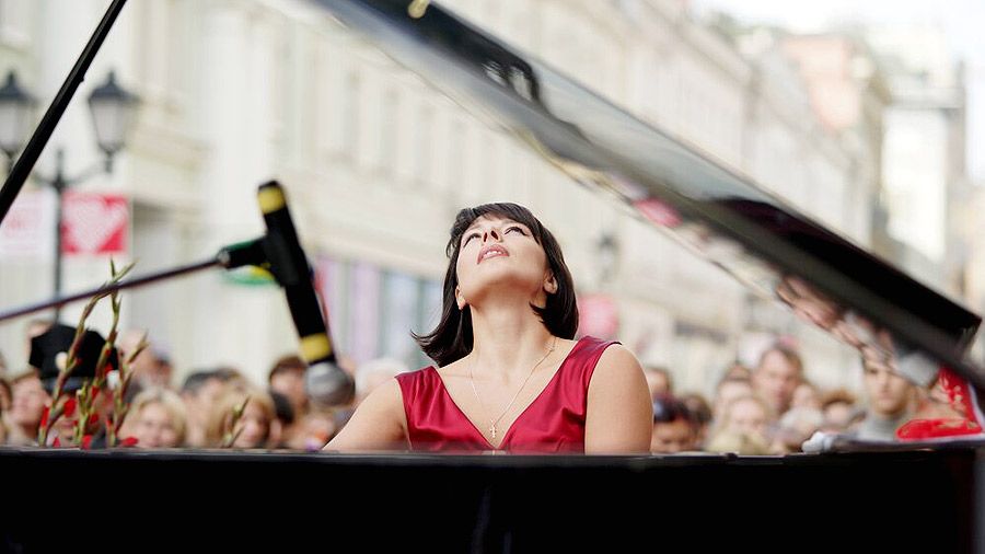 Пианистка Екатерина Мечетина: «Хотела бы я играть только на престижных сценах — не поехала бы в Нерчинск, где градообразующее предприятие — тюрьма»