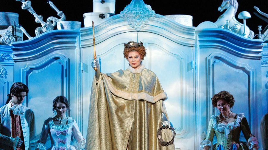 Товарищи, опасайтесь Дворабродов! Малый театр пригласил на спектакль «Расстроенная семья» по комедии матушки-государыни Екатерины II