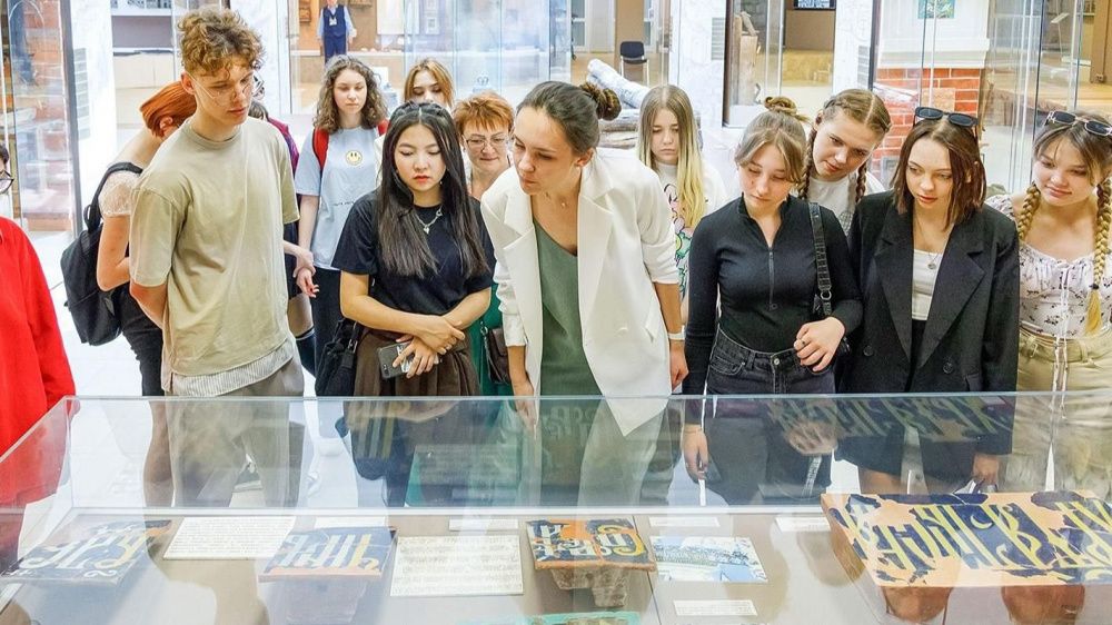 Более 40 музеев Москвы проведут уроки для школьников