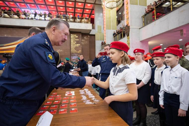 В Музее Победы около 600 московских школьников дали клятву юнармейца