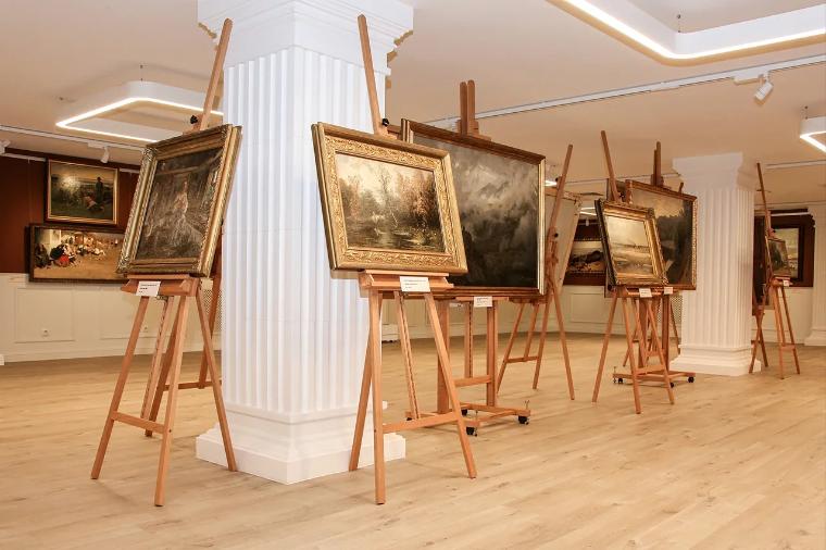 В когалымском Культурно-выставочном центре Русского музея представили новые выставки