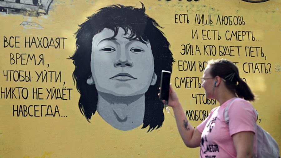 «Знаешь, каждую ночь я слышу во сне песню»: десять знаковых композиций Виктора Цоя