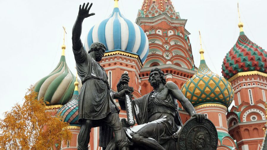 «Довольно нам двух лавочников славить»: как чуть не снесли памятник Минину и Пожарскому