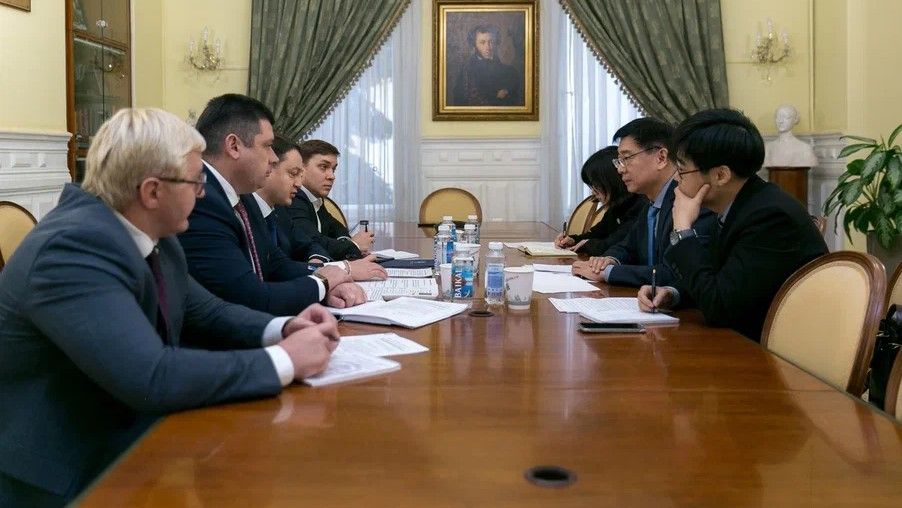 Перспективы сотрудничества РФ и КНР в области сохранения культурного наследия обсудили в Минкультуры