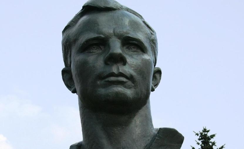 Бюст Юрия Гагарина установлен в День космонавтики в столице Камбоджи