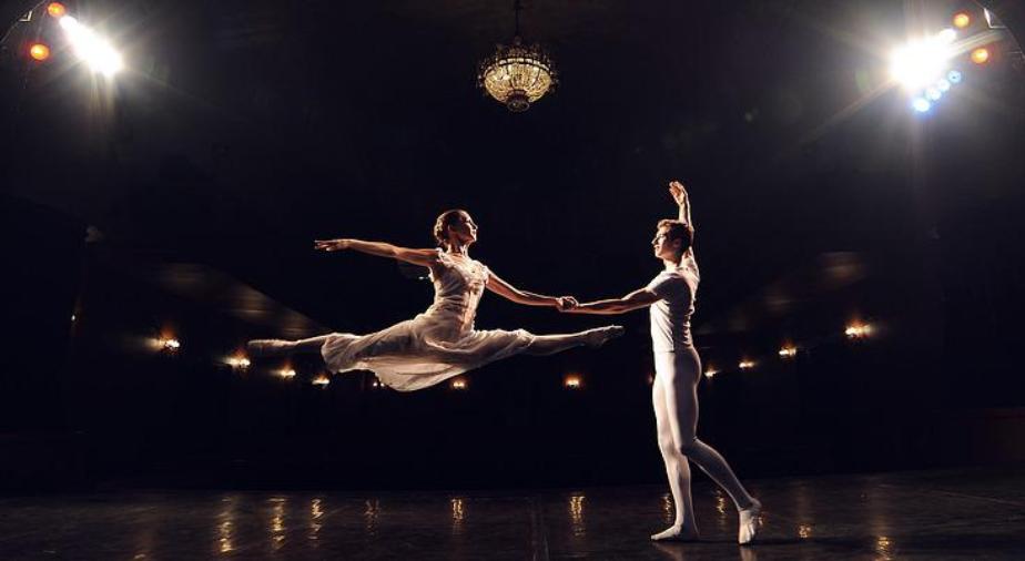 Международный конкурс артистов балета открылся в Москве