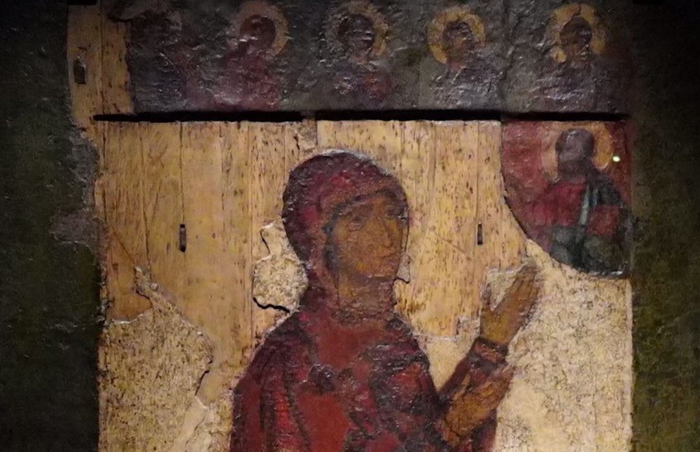 Во Владимире после 100-летней реставрации представили икону XII века «Богоматерь Боголюбская»