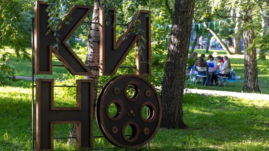 Более 500 городов провели Фестиваль уличного кино