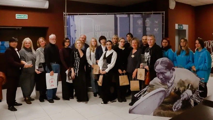 115 картин из 40 регионов участвовали в фестивале «От чистого истока» в Байкальске