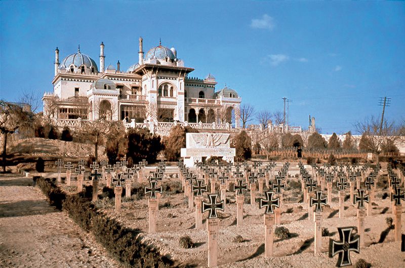 Немецкое кладбище для военнослужащих 132-й пехотной дивизии в Феодосии. Фото времен оккупации