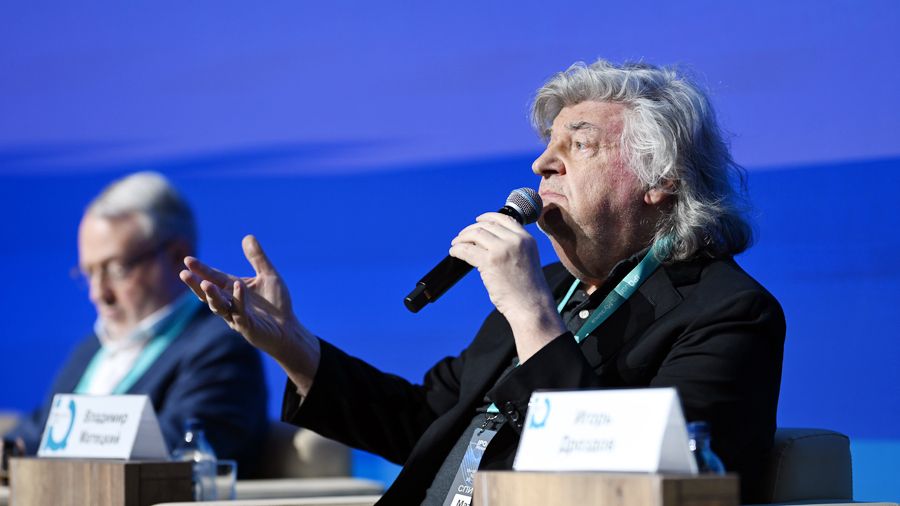 Композитор, продюсер и радиоведущий Владимир Матецкий