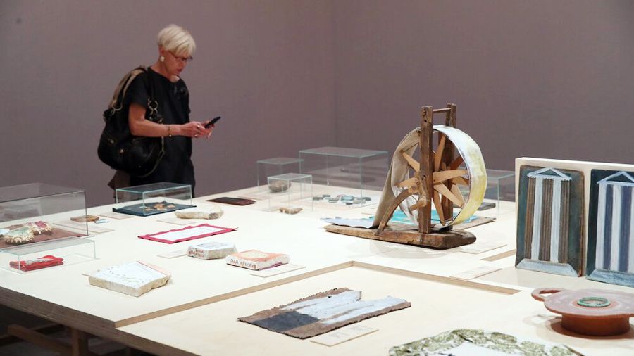 Выставка Ирины Затуловской «Жизнь»