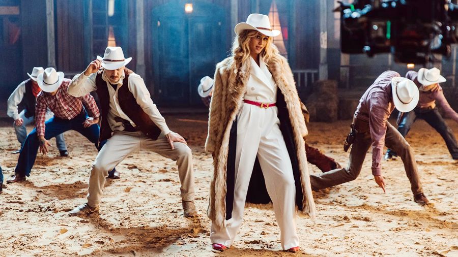 «Москва слезам не верит. Все только начинается» «Москва слезам не верит. Все только начинается»