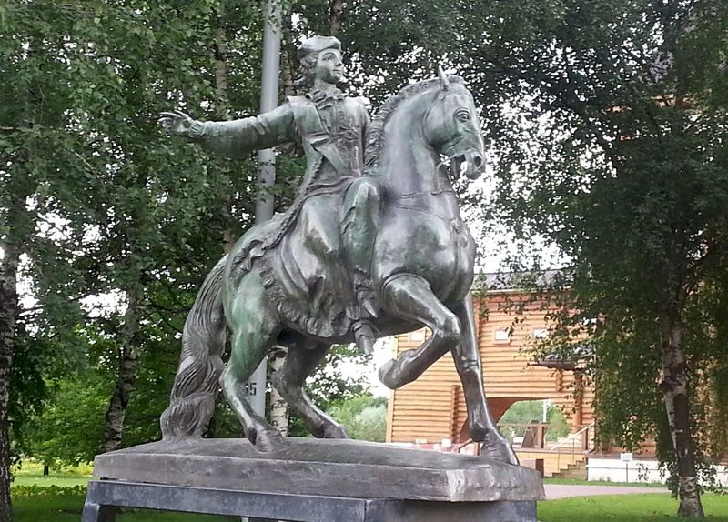 Скульптура императрицы Елизаветы Петровны